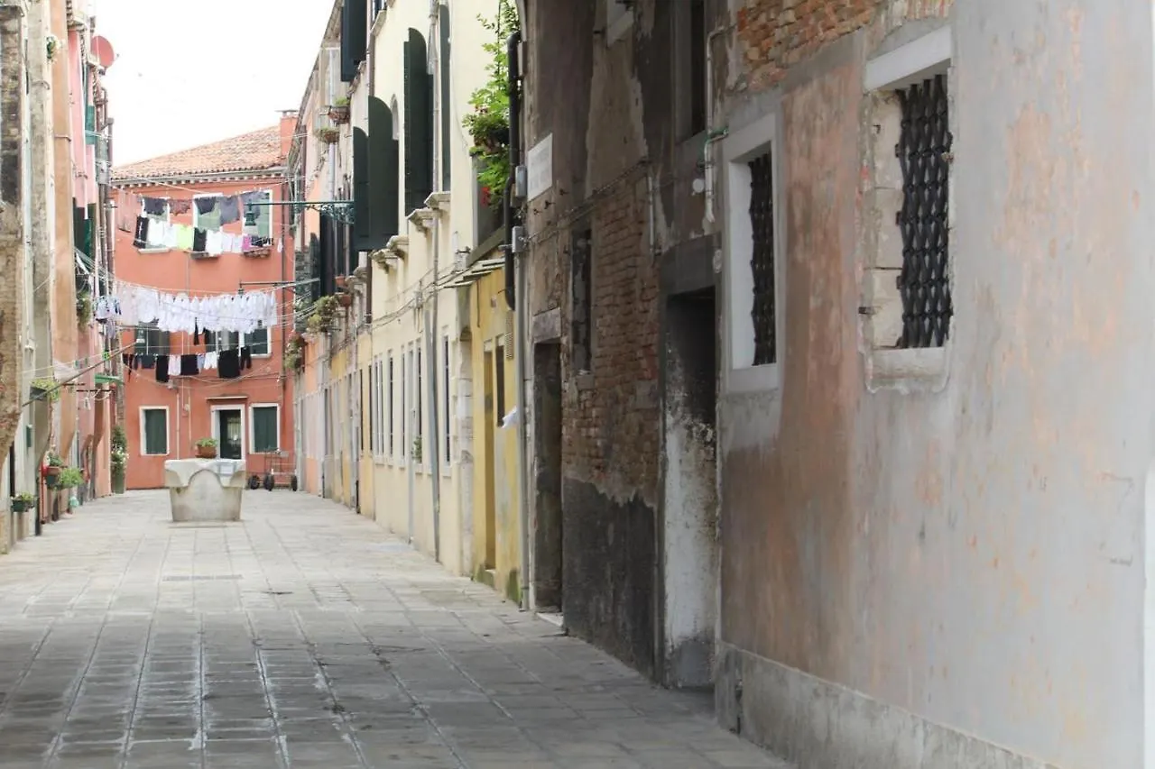 Veneziacentopercento Apartments & Rooms Włochy