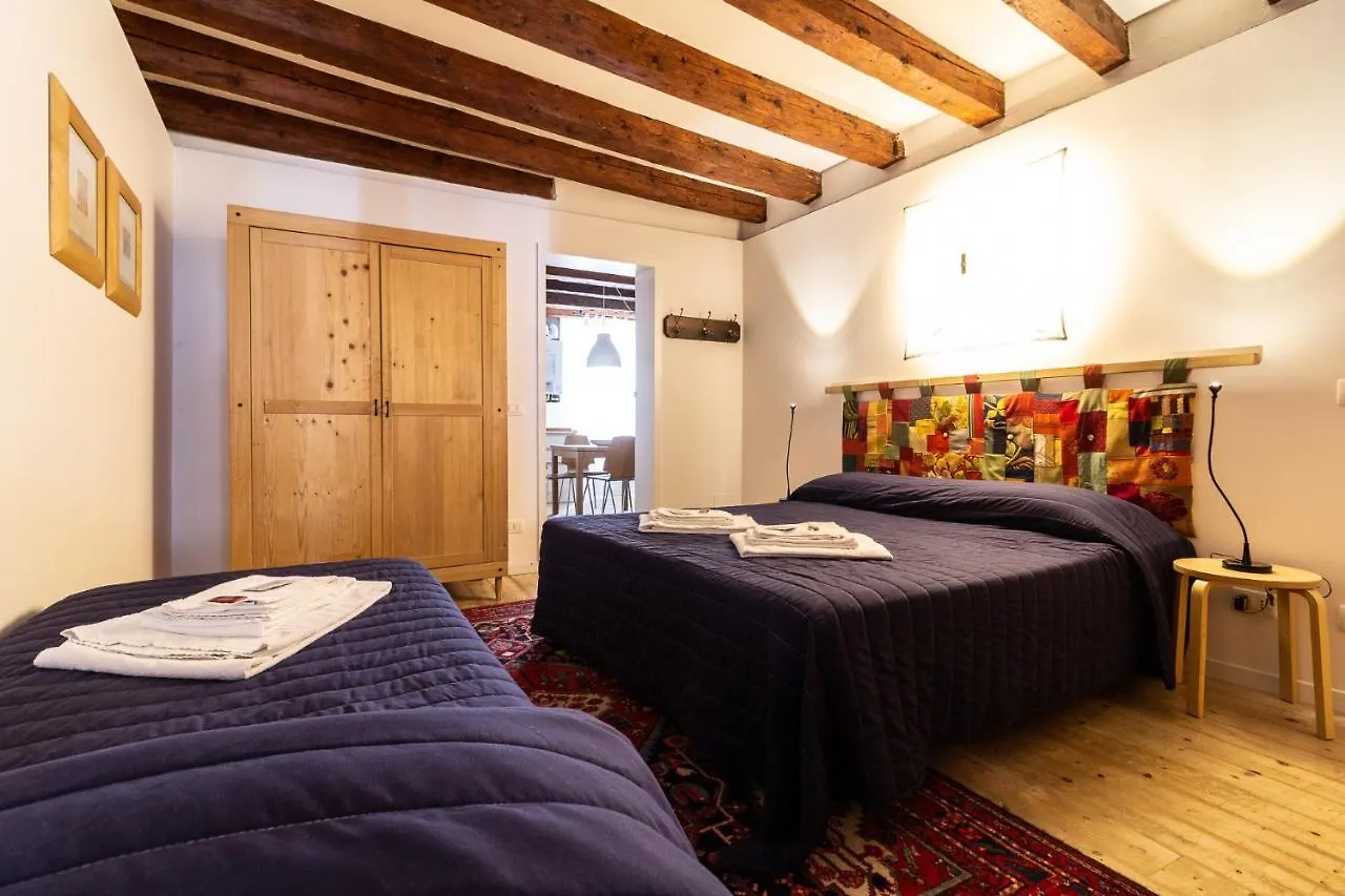 Veneziacentopercento Apartments & Rooms Wenecja