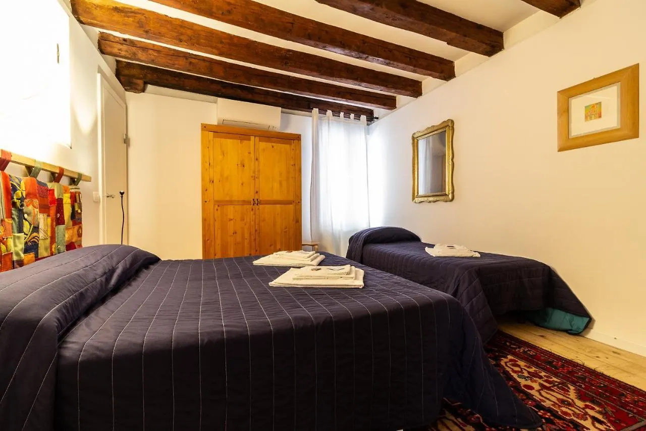 Veneziacentopercento Apartments & Rooms 0*, Wenecja